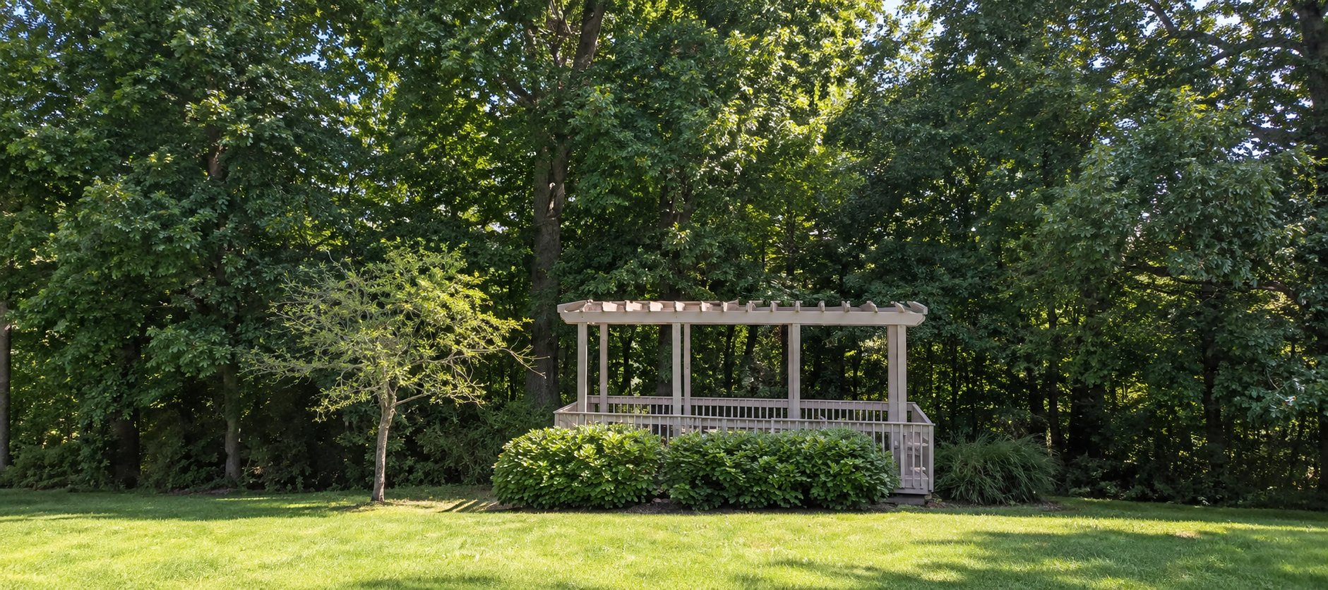 Pergola at Riverwood Trails common area